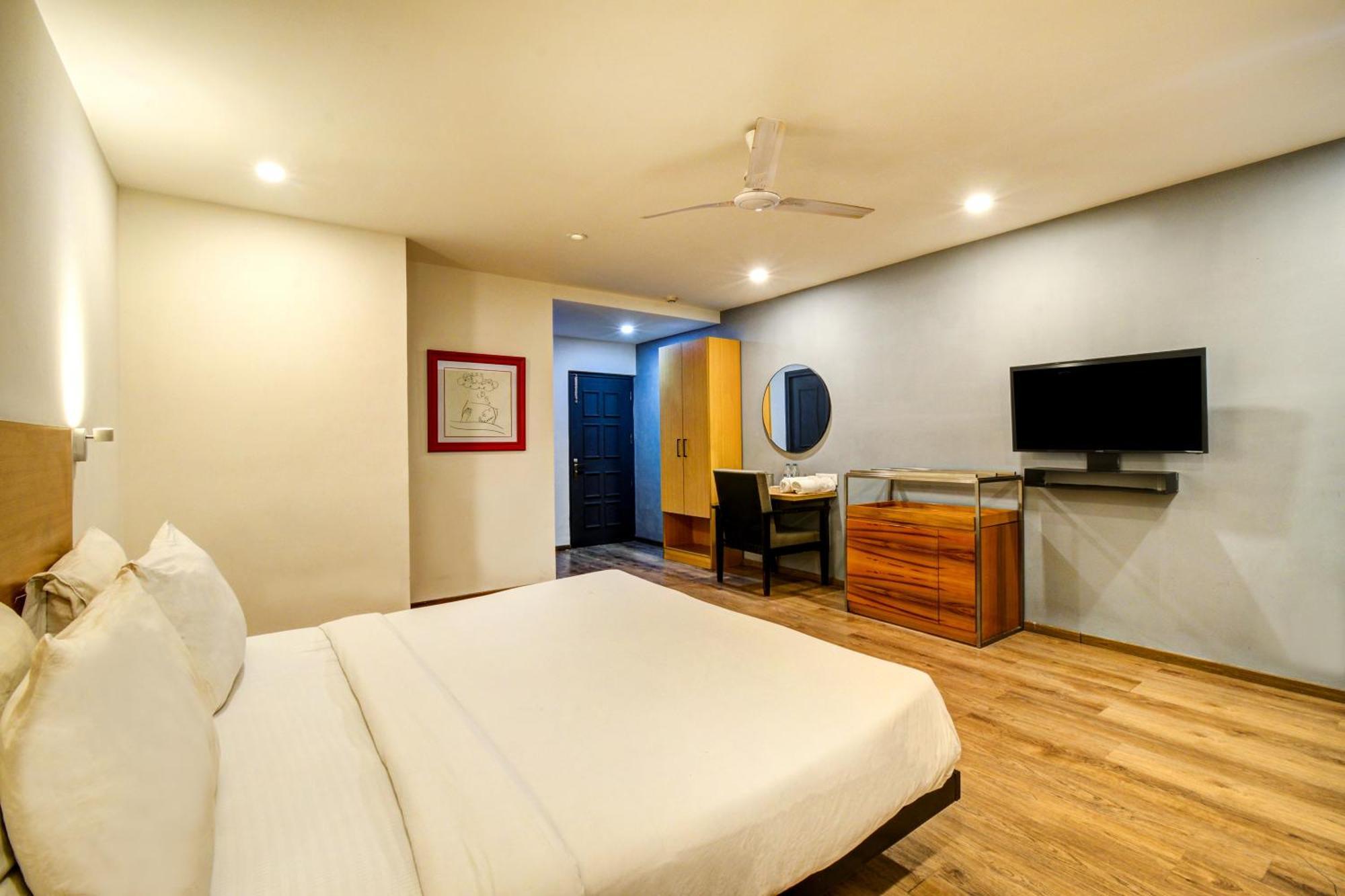 Neelkanth Hotel