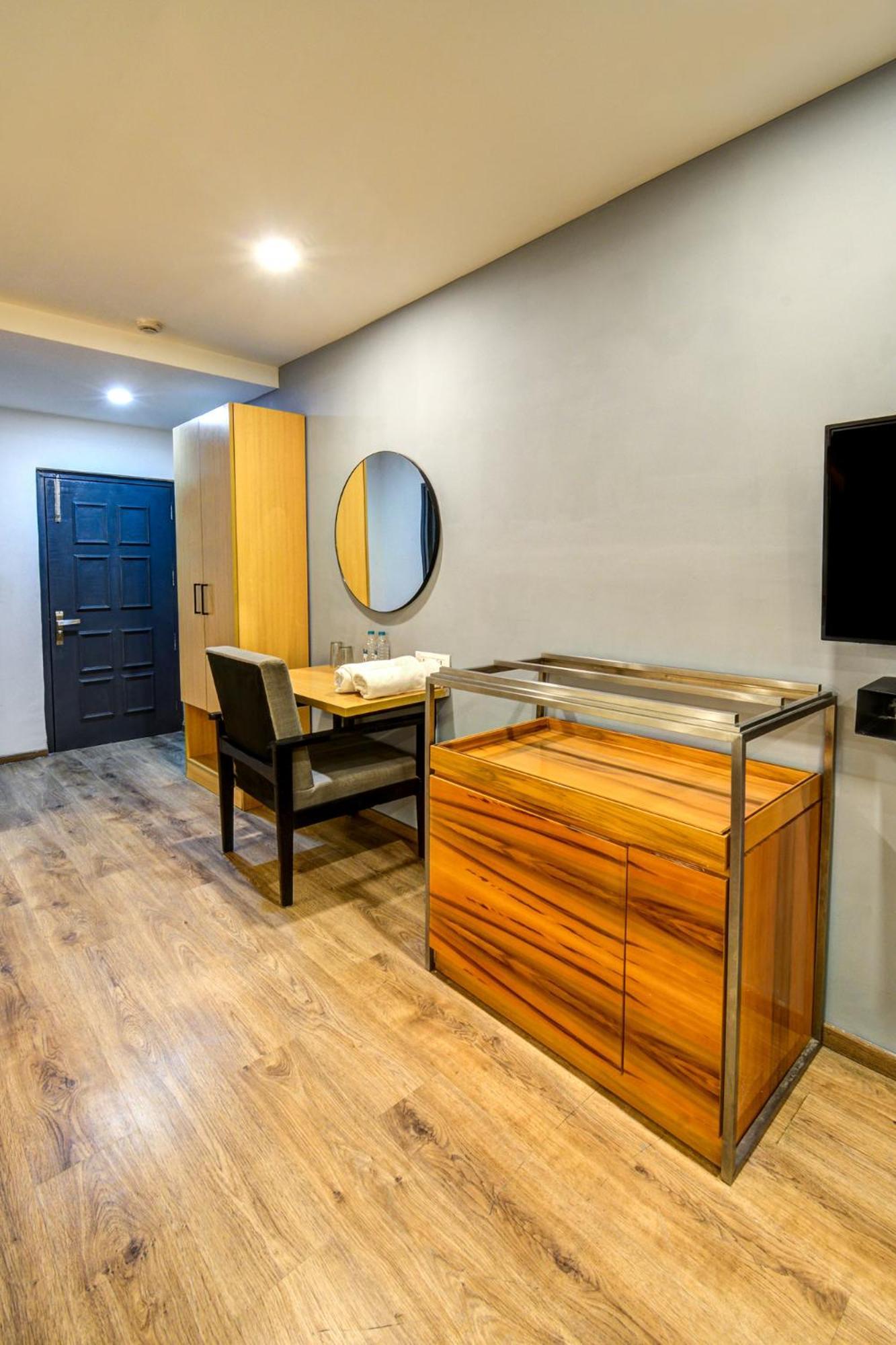 Neelkanth Hotel Ahmedabad